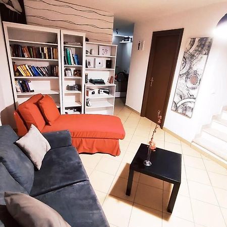 Large House 3 Floors City 'N Sea Vitinia Buitenkant foto